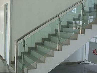 樓梯玻璃欄桿安裝實例